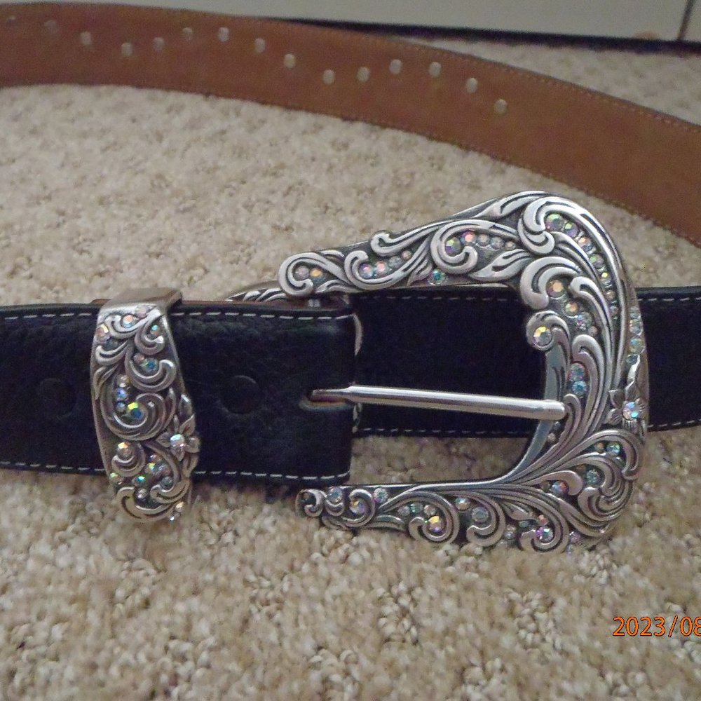 New Without Tags Tony Lama Kaitlyn Crystal belt sz 34" - Black